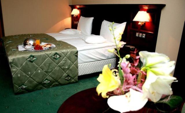 Hotel Rapsodia City Center Botoszany Zewnętrze zdjęcie
