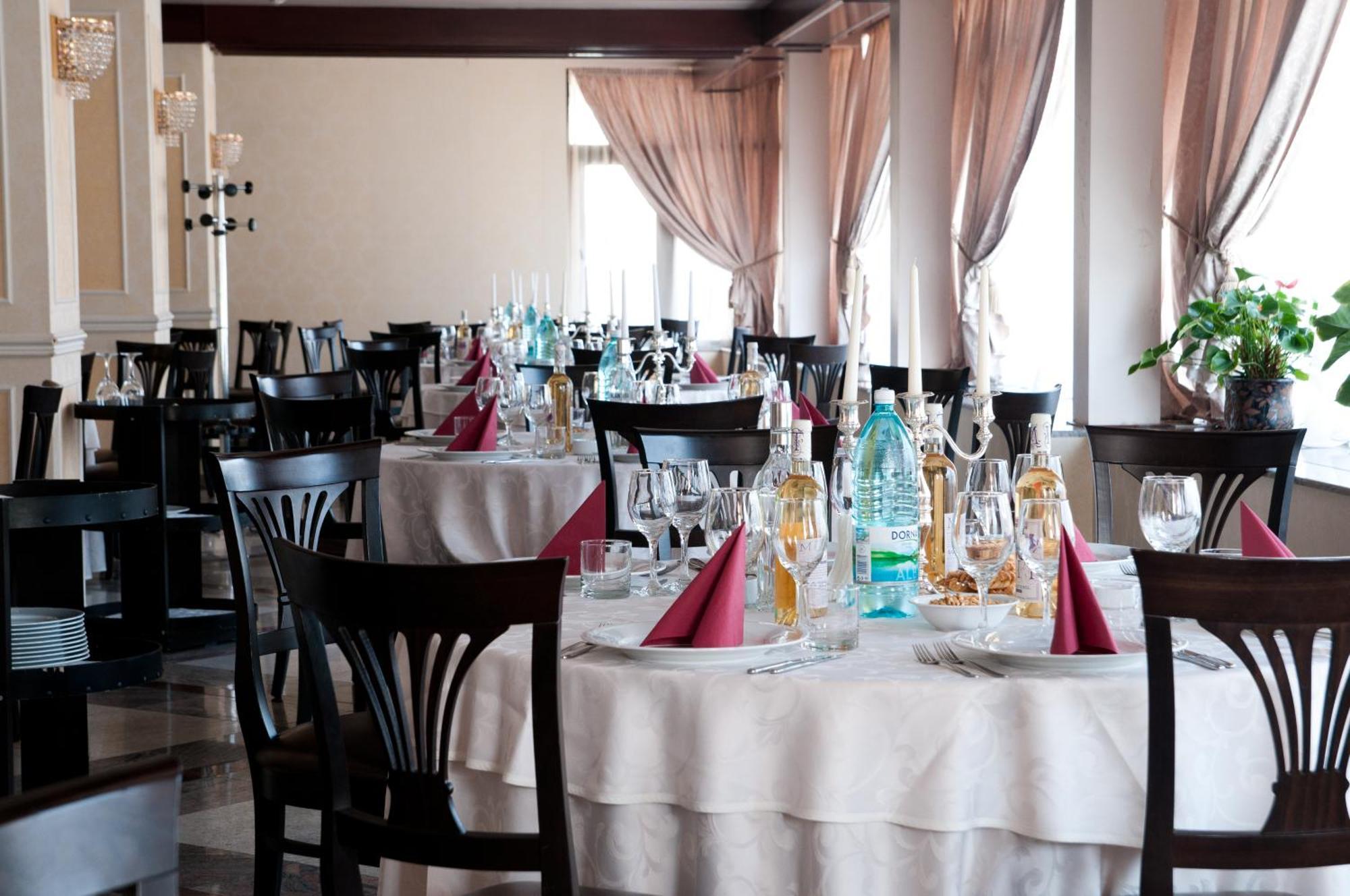 Hotel Rapsodia City Center Botoszany Zewnętrze zdjęcie