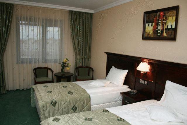 Hotel Rapsodia City Center Botoszany Zewnętrze zdjęcie