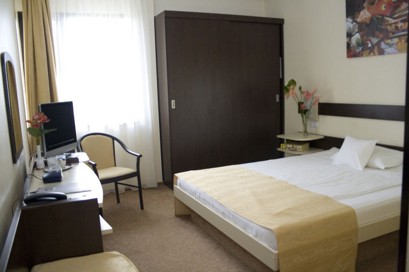 Hotel Rapsodia City Center Botoszany Zewnętrze zdjęcie