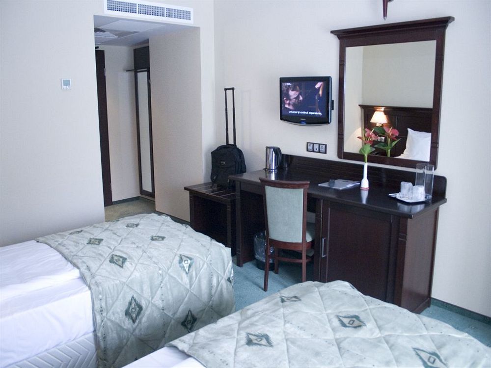 Hotel Rapsodia City Center Botoszany Zewnętrze zdjęcie