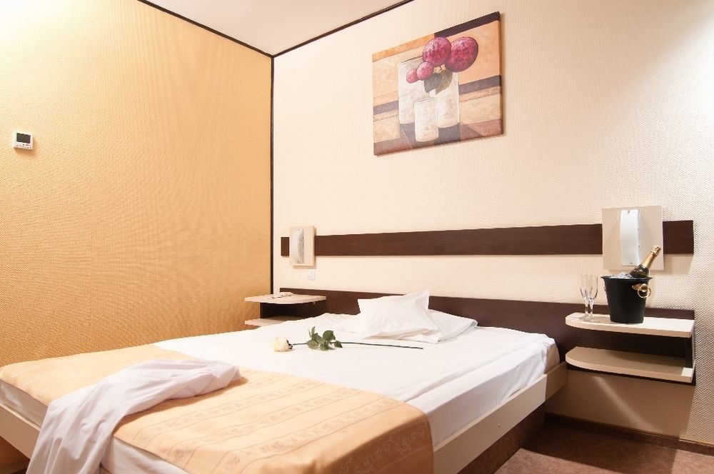 Hotel Rapsodia City Center Botoszany Zewnętrze zdjęcie
