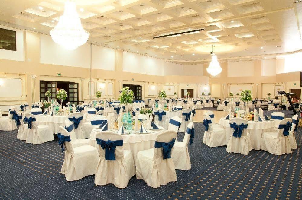 Hotel Rapsodia City Center Botoszany Zewnętrze zdjęcie